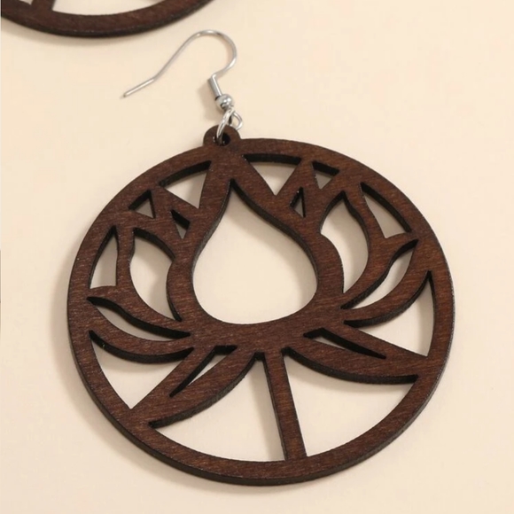 Bold Flower Wooden Earrings - Picture 3 of 4
